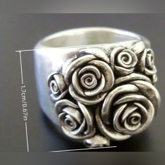 Jewelry - Sterling silver ring Sz 9 Rose Ring